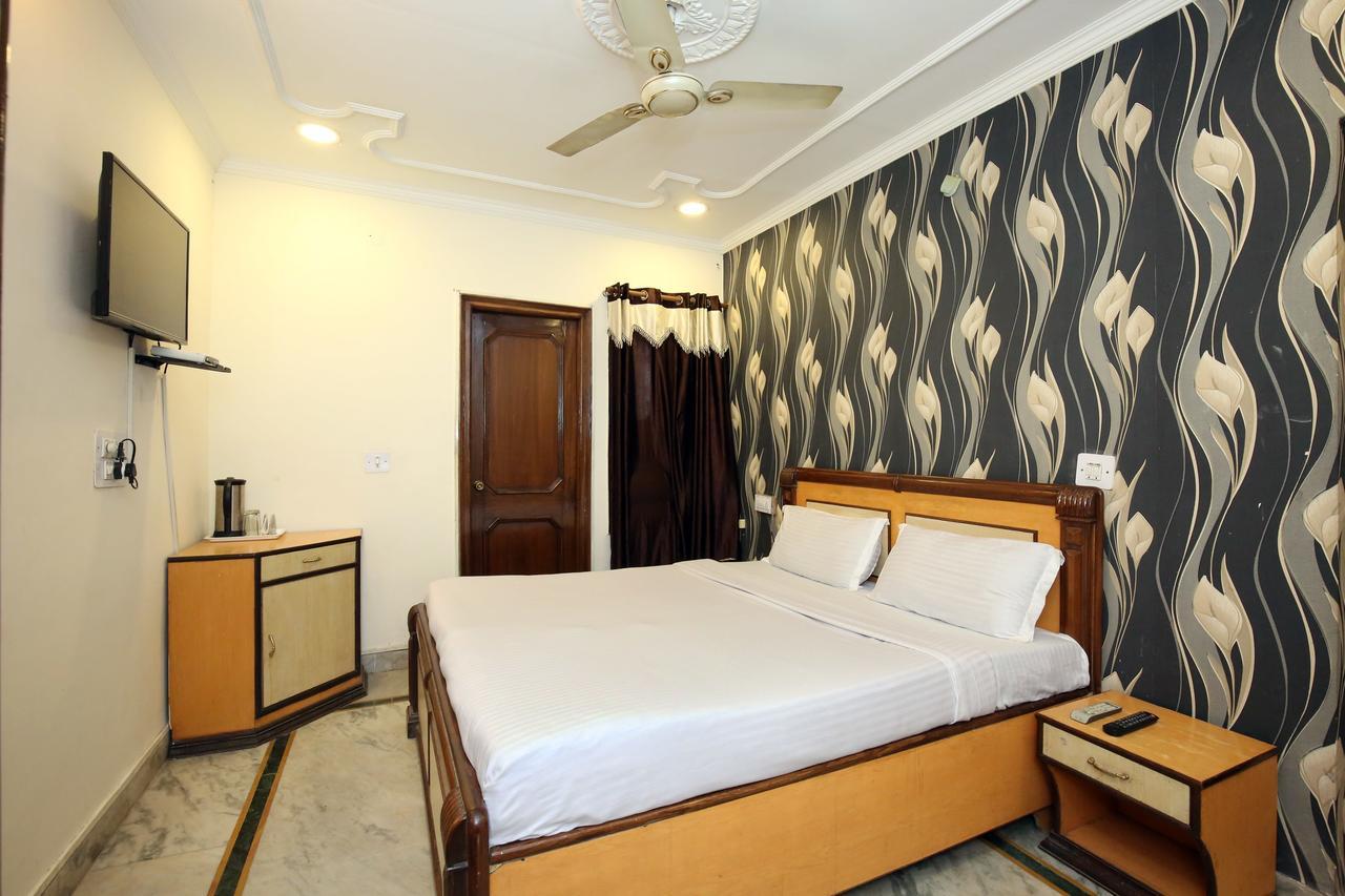 Capital O 10990 Hotel Gobind Regency Zirakpur 외부 사진
