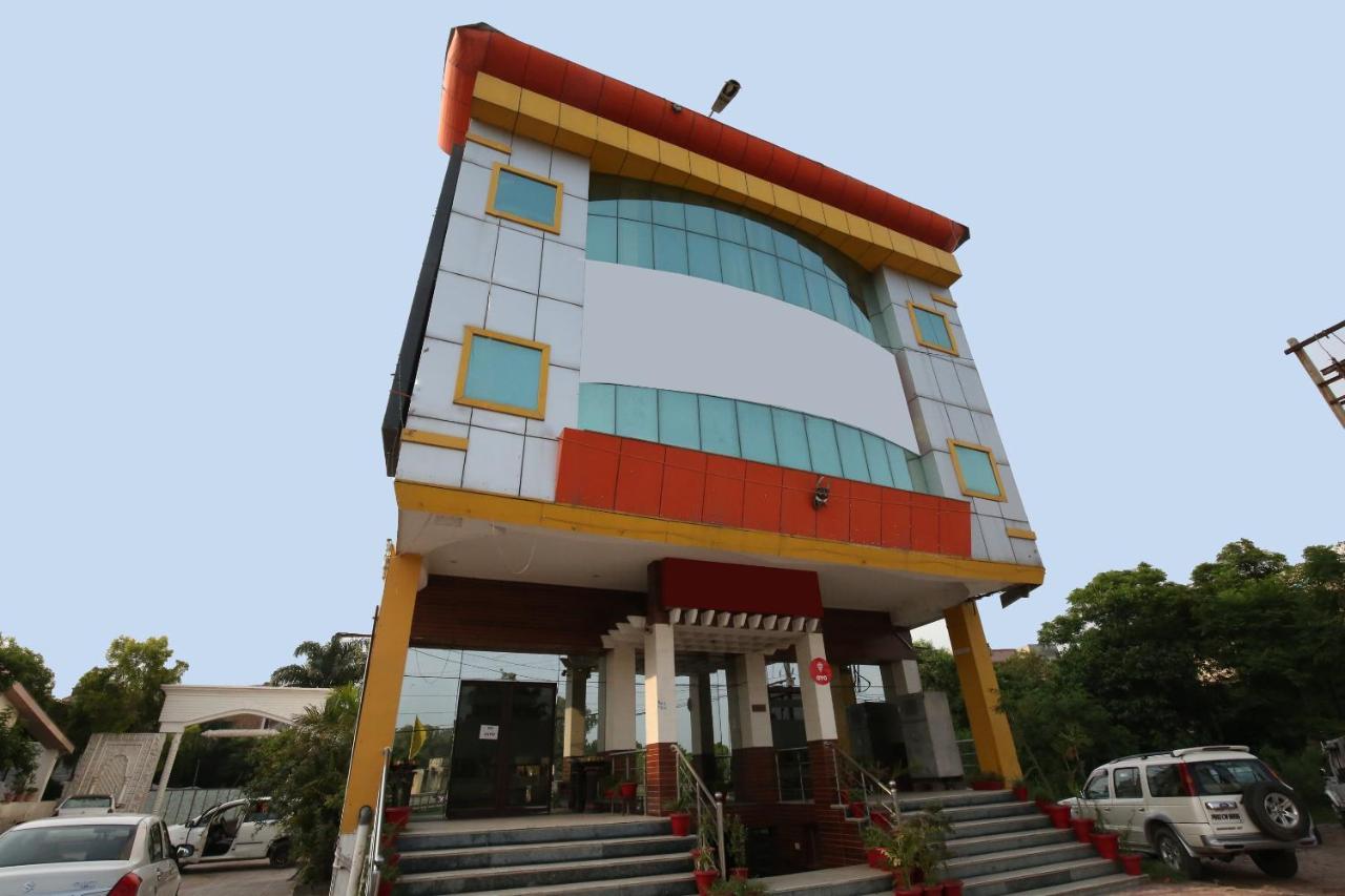 Capital O 10990 Hotel Gobind Regency Zirakpur 외부 사진
