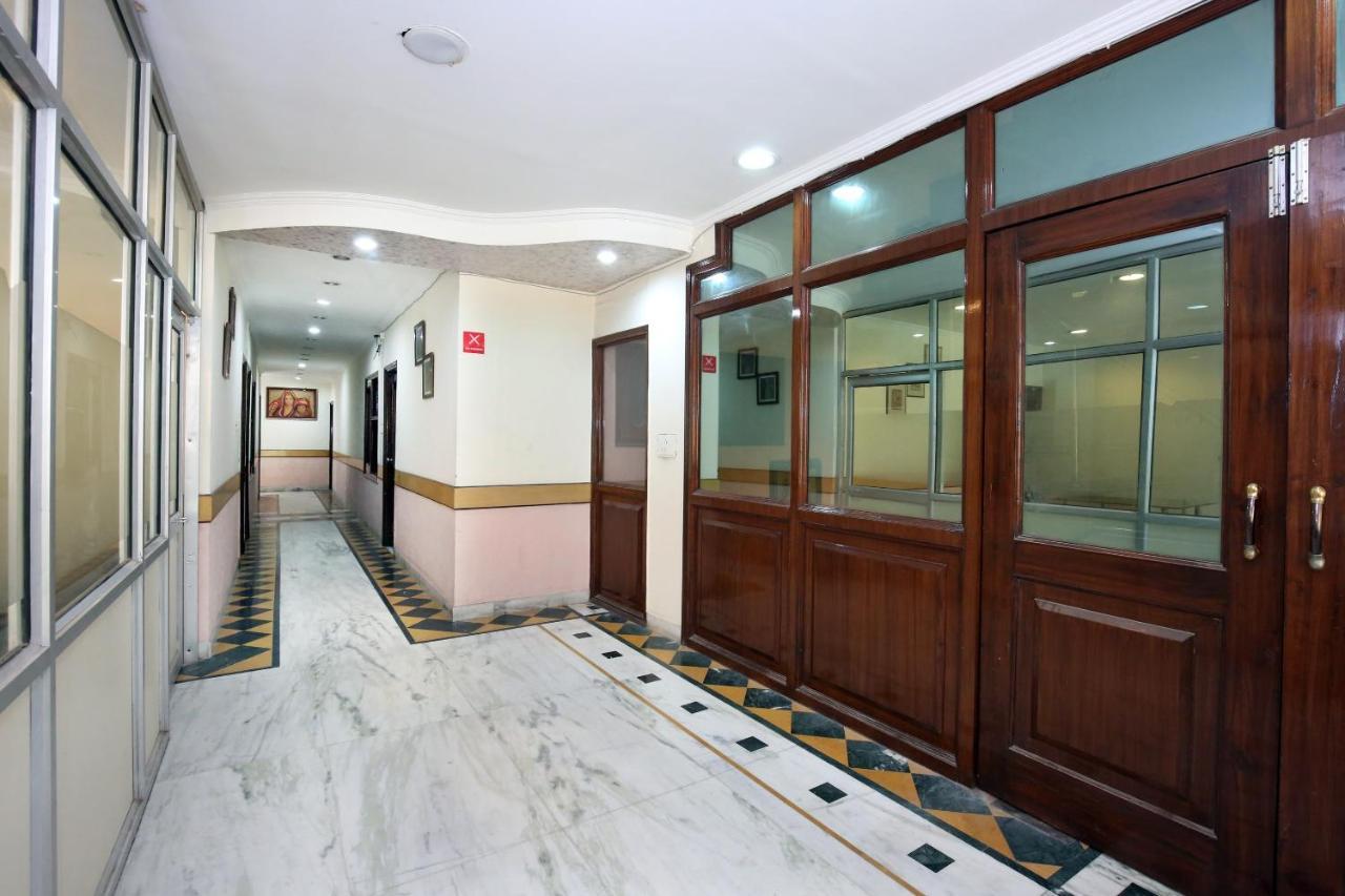 Capital O 10990 Hotel Gobind Regency Zirakpur 외부 사진