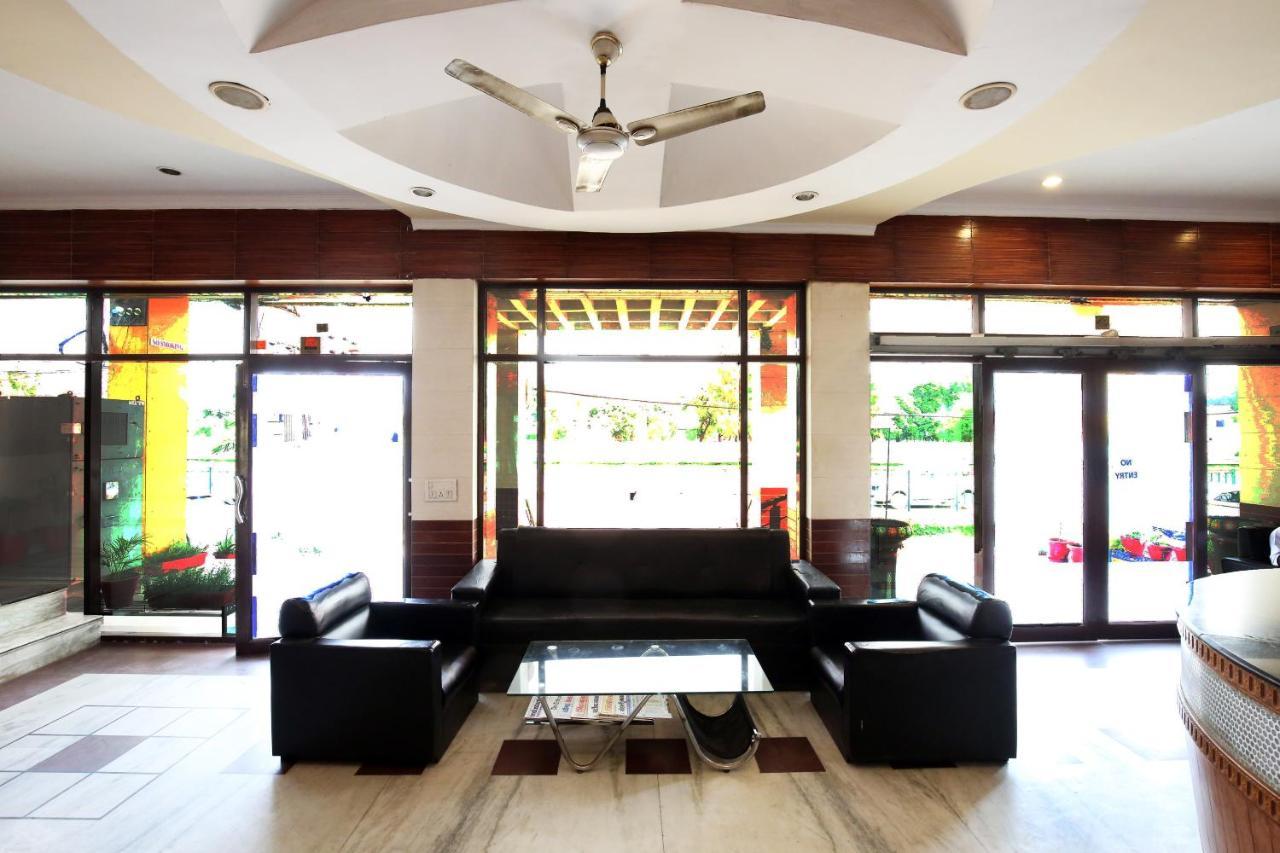 Capital O 10990 Hotel Gobind Regency Zirakpur 외부 사진