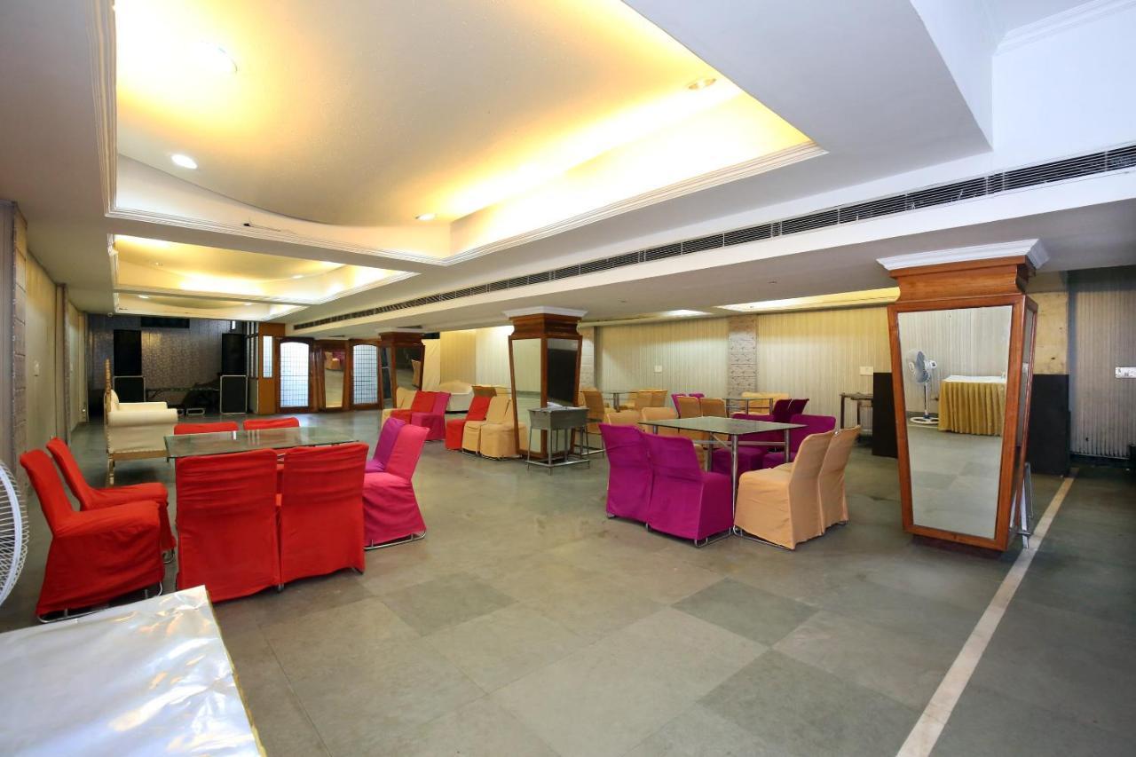 Capital O 10990 Hotel Gobind Regency Zirakpur 외부 사진